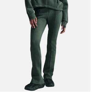 Nike Fleece High-Waisted Slim Pants